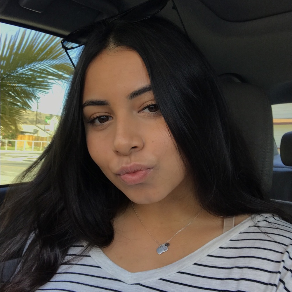 Meet your Posher, Alyssa